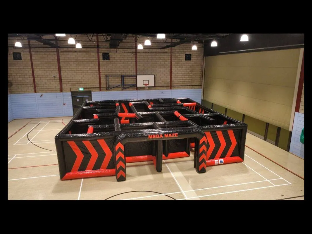 30×30 ft Mega Maze